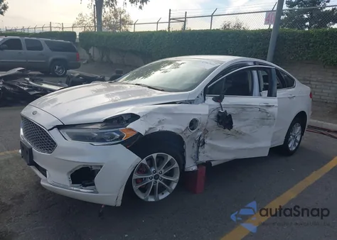 2019 Ford Fusion Energi Titanium from USA, damaged, VIN 3FA6P0SU9KR232448